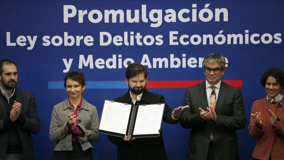 Promulgacion de la ley sobre Delitos Economicos y atentados contra el Medio Ambiente